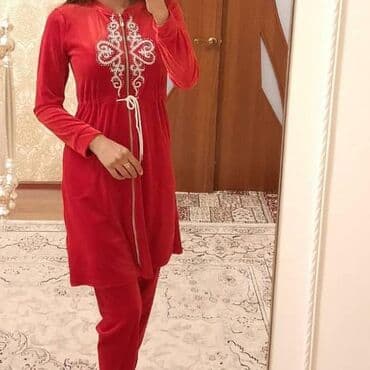 белая ночная сорочка: Домашняя одежда Пижамы по дешевле Одежда для дома Удобные домашние — 10