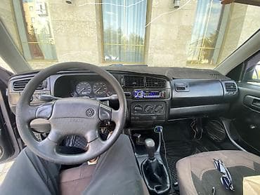 краски на авто: Volkswagen Golf: 1992 г., 1.8 л, Механика, Бензин, Хэтчбэк — 3
