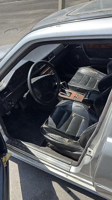 g wagon: Mercedes-Benz W124: 1991 г., 2 л, Механика, Бензин, Седан — 5