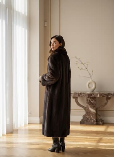 Продается норковая шуба одевали 1 раз, новая без этикетки