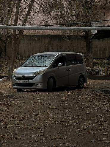 Honda Stepwgn: 2005 г., 2 л, Автомат, Бензин, Минивэн