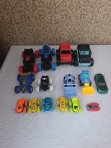 Игрушки: 200 сом за набор. напишите на ватсап отправлю видео. самовывоз — 1