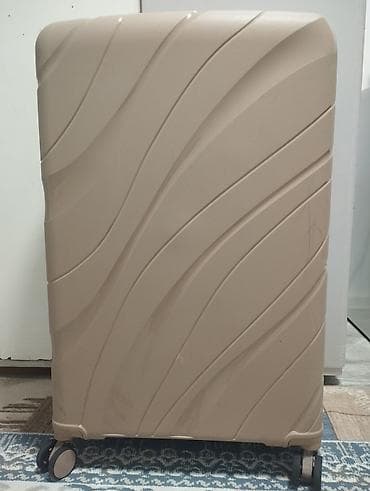 samsung bts: Чемодан, Б/у, Материал: Пластик, Средний (40 - 70 л), Вращающиеся колеса на 360° — 1