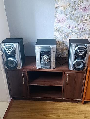 m audio: Продаю музыкальный центр и тумбочку под него 12000 тысяч сом комплект — 2
