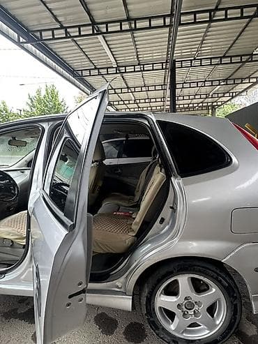 terrano 2: Nissan Tino: 2002 г., 1.8 л, Механика, Бензин, Хэтчбэк — 8