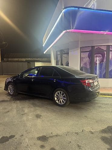 byd e7: Toyota Camry: 2014 г., 2.5 л, Автомат, Гибрид, Седан — 4