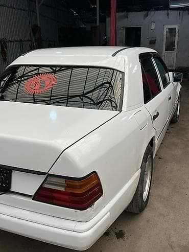 chrysler c300: Mercedes-Benz E-Class: 1986 г., Седан — 3