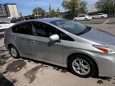 audi a2: Toyota Prius: 2010 г., 1.6 л, Автомат, Гибрид, Хэтчбэк — 1