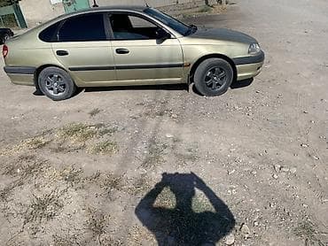 200 сотый крузак: Toyota Avensis: 1997 г., Механика, Бензин, Лифтбек — 4