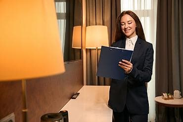 Требуется Администратор: Отель, 1-2 года опыта