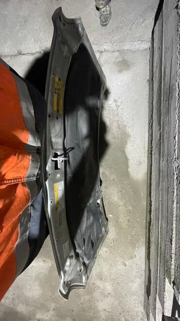 купить кожаные сиденья для авто бу: Капот Toyota, Б/у, Оригинал — 3