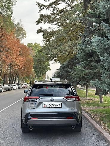 111: Toyota RAV4: 2019 г., Гибрид, Кроссовер — 3