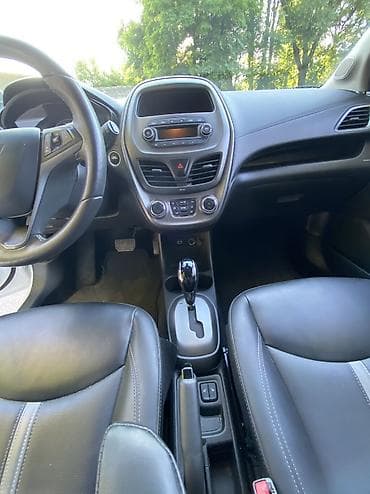 Транспорт: Chevrolet Spark: 2019 г., 1 л, Автомат, Бензин, Хэтчбэк — 9