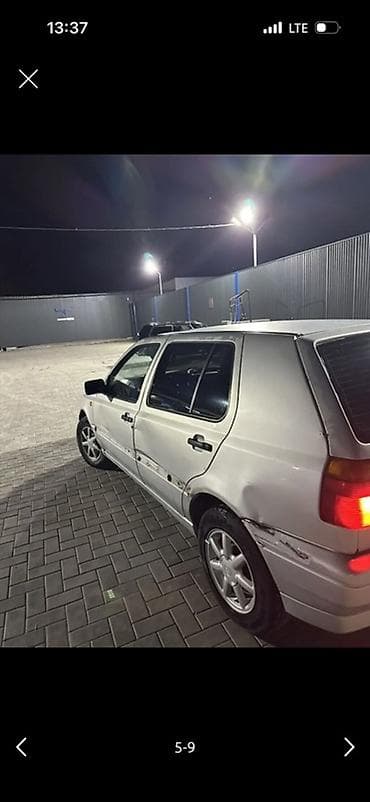 авто компании: Volkswagen Golf: 1992 г., Бензин, Хэтчбэк — 3