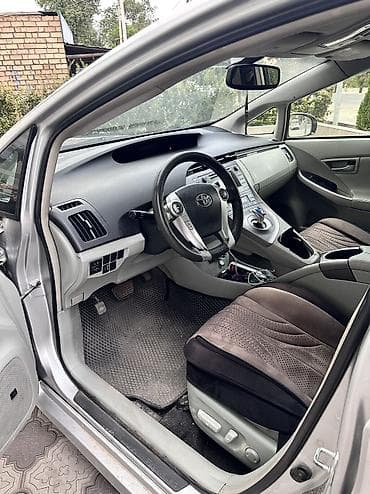 Toyota Prius: 2012 г., 1.8 л, Робот, Гибрид, Седан — 9