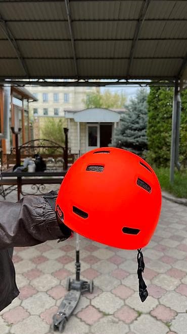 Спорт жана хобби: Ролики фирмы Oxelo, 36-37 размеров. катались 2-3 разв, потом — 5