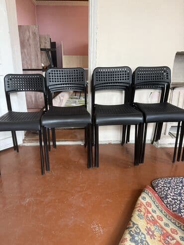 стол компьютерный угловой: Офисный стул, Б/у, цвет - Черный, Пластик — 6