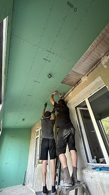 жилой вагончик: Просторная закрытая веранда/балконный блок на втором этаже частного — 6