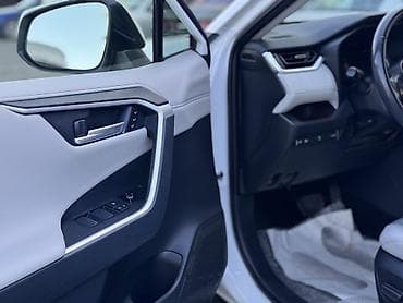 Продажа авто: Toyota RAV4: 2019 г., 2.5 л, Вариатор, Гибрид, Кроссовер — 10