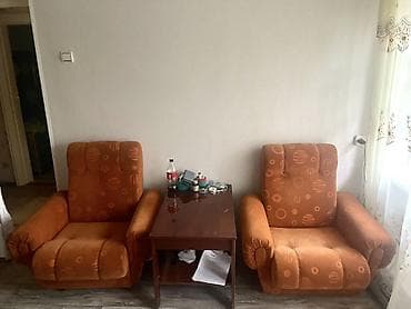 придиванный столик: Мягкие кресла в комплекте (2 шт.) и стол (в подарок. Самовывоз — 3