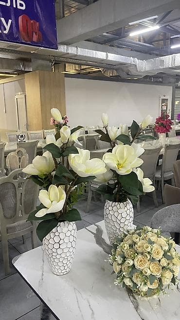 алма бутоо: Искусственная композиция из цветов магнолии в керамической вазе станет — 4