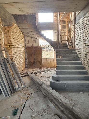 шкафы с антресолями: Бетонная лестница Для дома, Бесплатный замер — 10