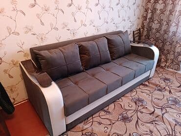 Прямой диван, Трехместный