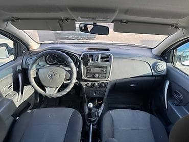 rd 1: Renault Logan: 2017 г., 1.6 л, Механика, Бензин, Седан — 4