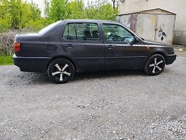 fit 2008: Volkswagen Vento: 1993 г., 1.8 л, Ручные, Бензин, Седан — 3