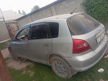mini cuper: Honda Civic: 2002 г., Хэтчбэк — 4