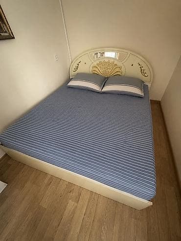 Дом и сад: Спальный гарнитур, Б/у, Двуспальная кровать, Комод, Тумба, Самовывоз, цвет - Бежевый — 1