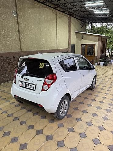 Транспорт: Chevrolet Spark: 2015 г., 0.1 л, Автомат, Бензин, Хэтчбэк — 3