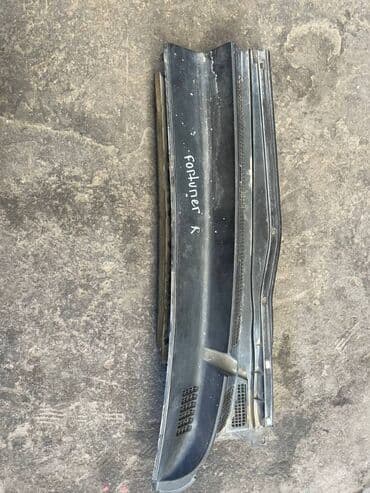 Toyota Fortuner Жабо, Тойота Фортунер накладка под лобовое стек at lalafo.kg Toyota Fortuner Жабо, Тойота Фортунер накладка под лобовое стек