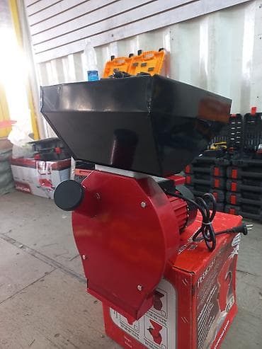 Кормоизмельчитель. электрический."РЕОСТАТ"Модель РТ350001 с