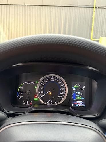 step 2: Toyota Corolla: 2022 г., 1.8 л, Автомат, Гибрид, Седан — 7