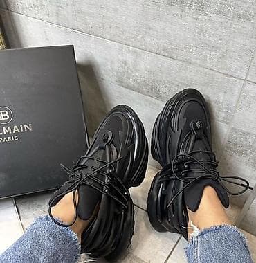 Кроссовки и спортивная обувь: Кроссовки Balmain B-Runner, полностью чёрные. - Футуристичный — 1