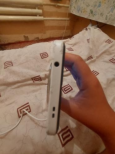 tab 9: Redmi, Redmi A3x, Б/у, 64 ГБ, цвет - Белый, 2 SIM — 4