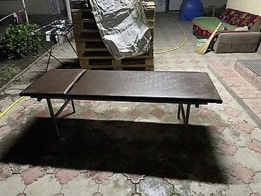 Медицинская мебель: Раскладная медицинская/массажная кушетка с регулируемым изголовьем — 1