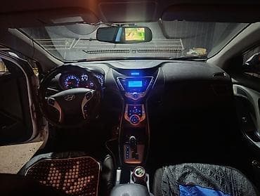 Hyundai Elantra: 2012 г., Автомат, Седан — 3