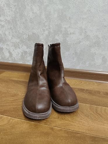 Ботинки и ботильоны: Женские полуботинки/ботинки, коричневые, лаконичного минималистичного — 2