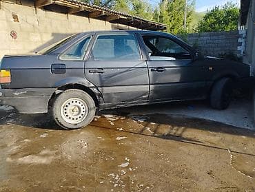 Volkswagen: Volkswagen Passat: 1990 г., Механика, Седан — 1