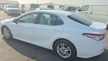 срочно продам авто в связи с переездом: Toyota Camry: 2019 г., 2.5 л, Автомат, Бензиновая, Седан — 2