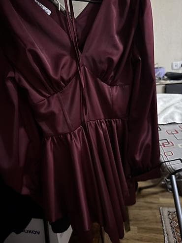 Вечернее платье, Классическое, Короткая модель, Атлас, С рукавами, Открытая спина, XS, S, M