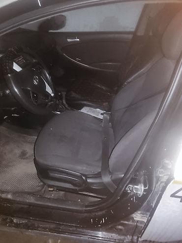 5 114 r17: Hyundai Solaris: 2015 г., 1.6 л, Автомат, Бензин, Седан — 4