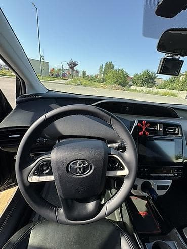 prius v: Toyota Prius: 2018 г., 1.8 л, Вариатор, Гибрид, Хэтчбэк — 10