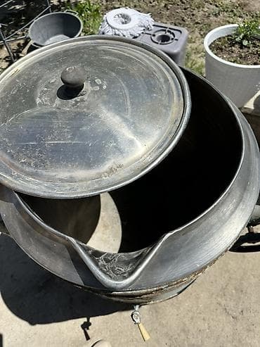 каптильный аппарат: Паровой котел-варочник (пароварочный котел) с рубашкой Описание: - — 2