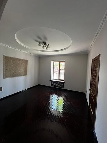 6 мкр: Просторный частный дом с участком и детской площадкой - Планировка — 9