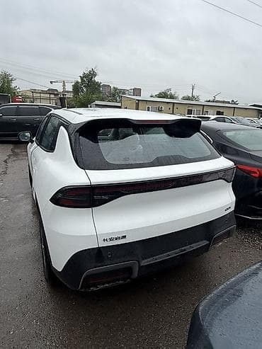 20 лет: Changan Qiyuan Q05: 2026 г., Электромобиль, Кроссовер — 3