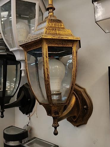 Уличный настенный светильник в классическом стиле (бра-фонарь) - Тип at lalafo.kg Уличный настенный светильник в классическом стиле (бра-фонарь) - Тип