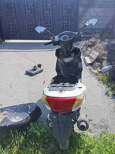 k7 2019: Скутер 50–150 см³ (визуально — спортивный пластик, дисковый передний — 3